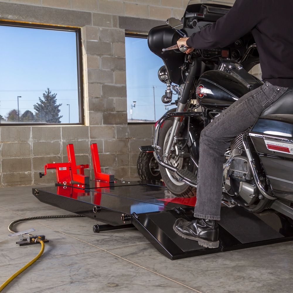 Black Widow Pro Pneumatic ProLift Motorcycle Lift Table with Center Jack