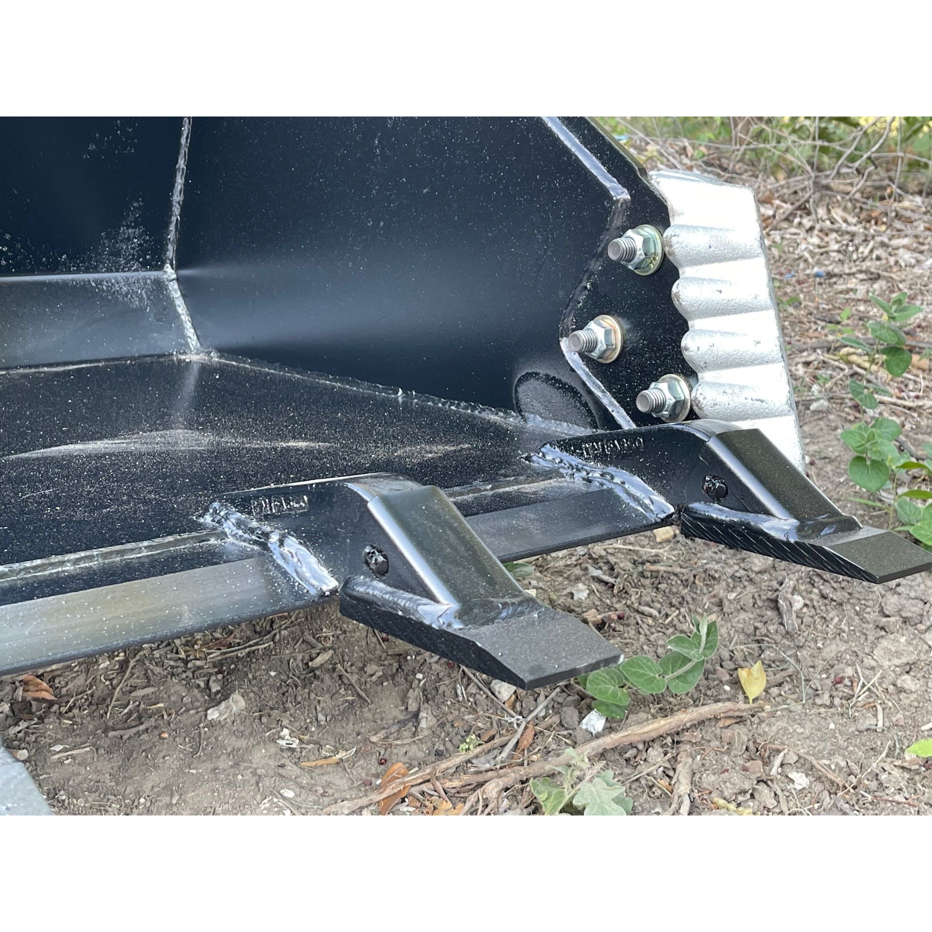 Star Industries Star Industries Low Profile Dirt Skid-steer Buckets With Teeth